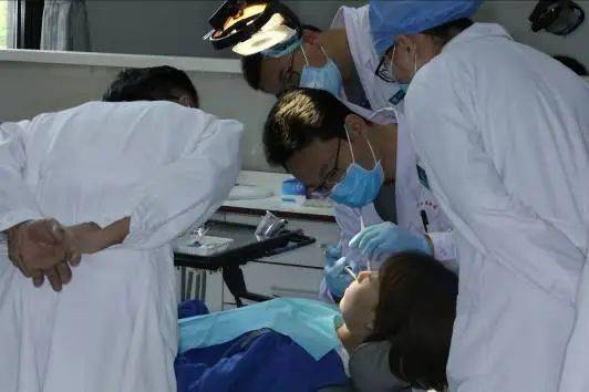 深圳阳光医院口腔科，专业口腔健康的守护者