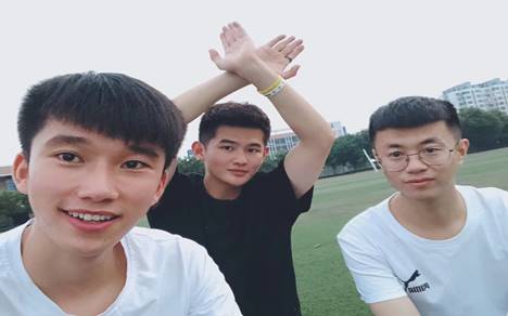 洪碧波，破浪前行的勇者