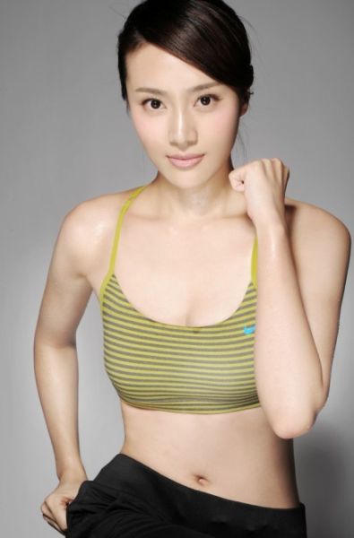 王滢整容，探索美的转变之路