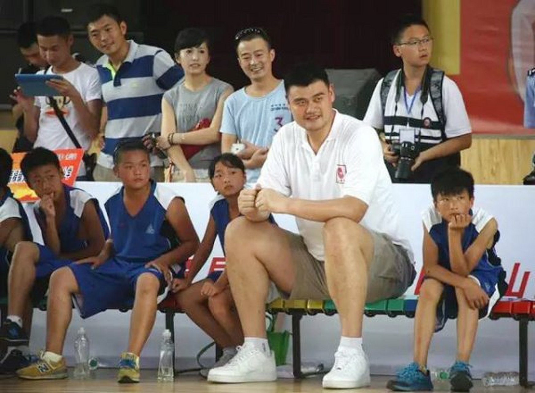 考场现2米23高考生比姚明高吗